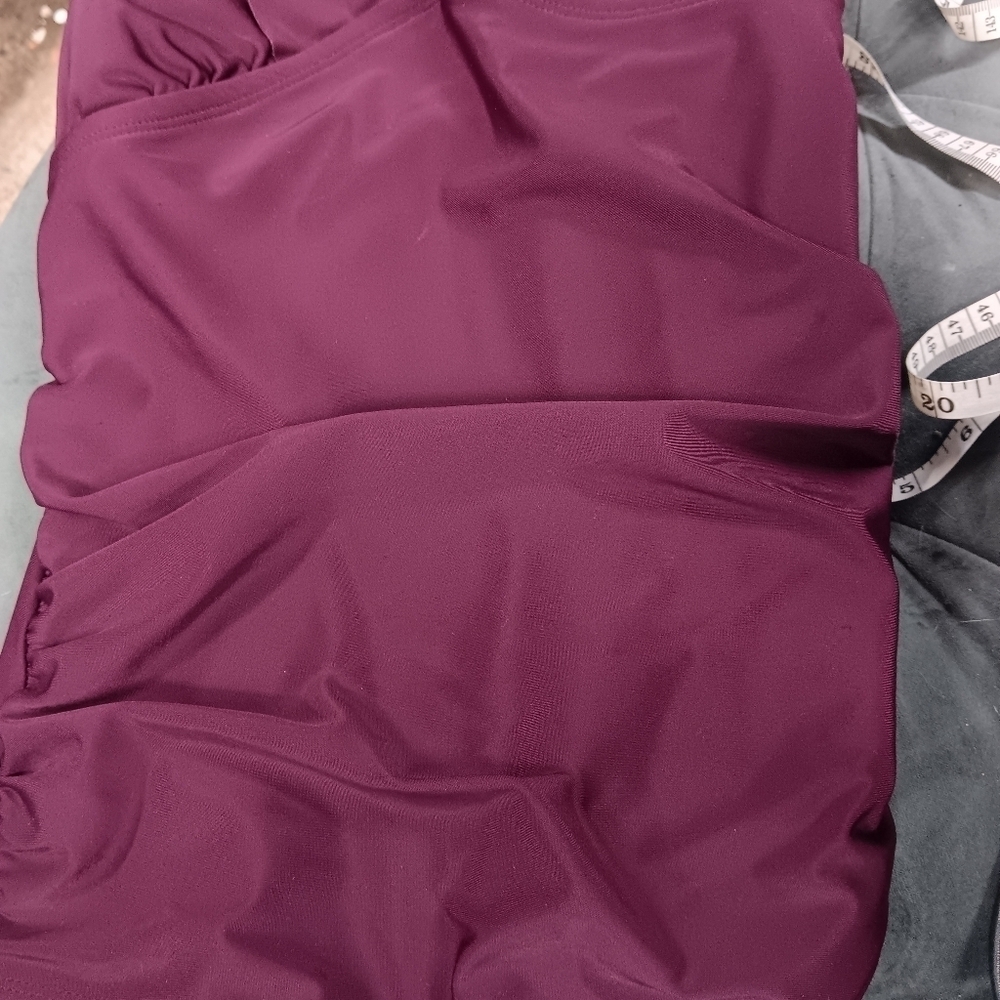 Women's Size M Ruffle One Piece Swimsuit - Kona Sol - Burgundy - 😍 - Picture 4 of 6